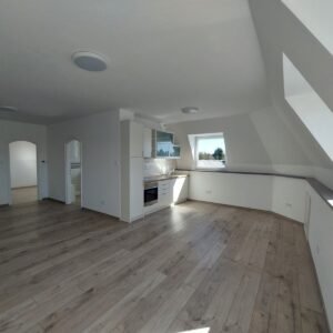 Kiadó 70 m2 3 szobás FELÚJÍTOTT lakás IRODÁNAK!
