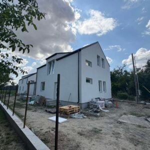 Újépítésű tároló kapcsolatos Ikerház Szigetszentmártonban – Duna közeli, Családbarát Környezetben!